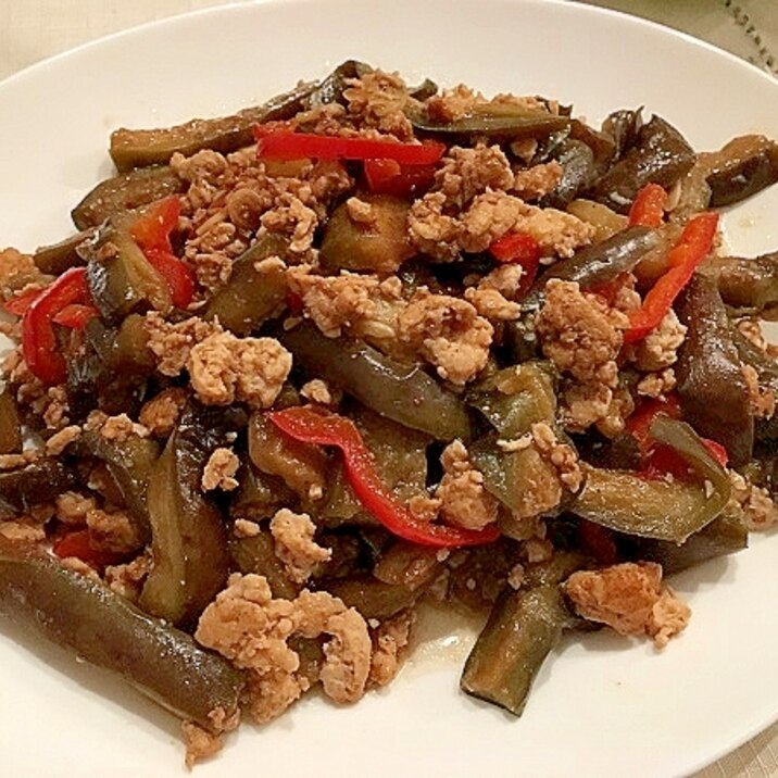 茄子と鶏ひき肉の甜麵醬炒め